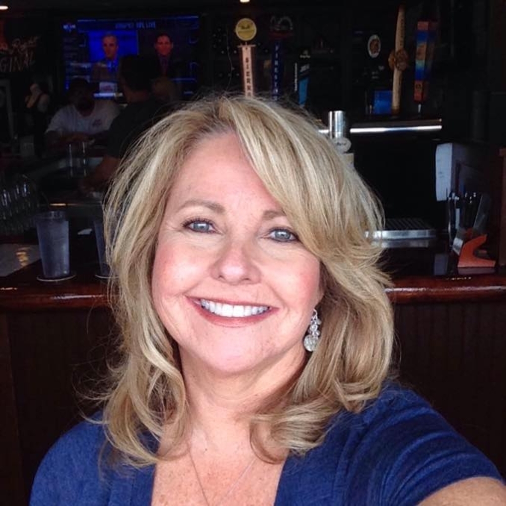 Meet your Posher, Mona